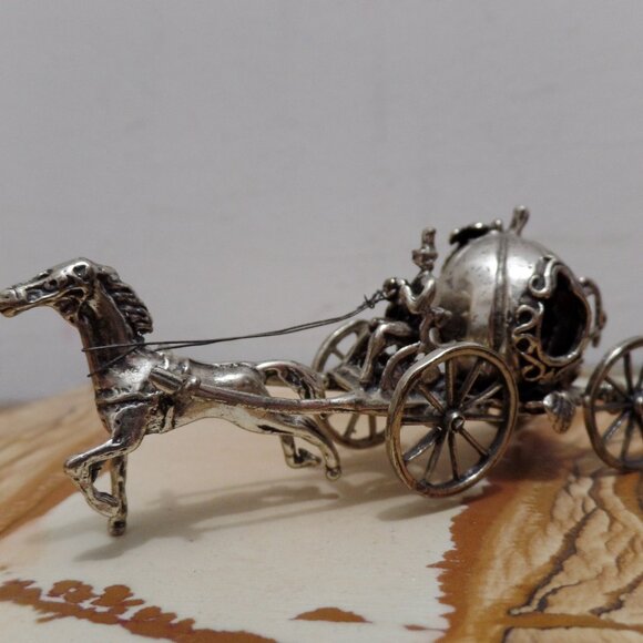 Miniature .800 Silver Horse Drawn Pumpkin Carriage - Picture 6 of 12